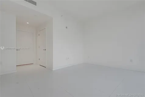 851 NE 1st Avenue Miami FL 33132