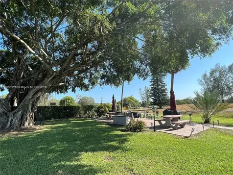 1011 Ellesmere A Deerfield Beach FL 33442