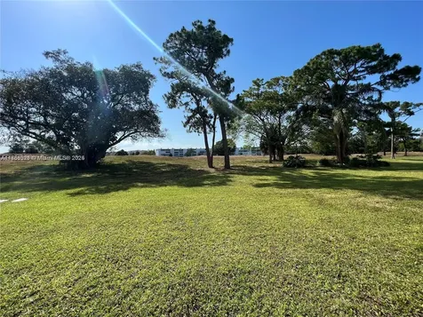 1011 Ellesmere A Deerfield Beach FL 33442