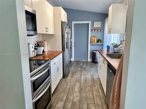 13065 SW 263rd Terrace Homestead FL 33032