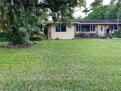 160 NW 158th Street Miami FL 33169