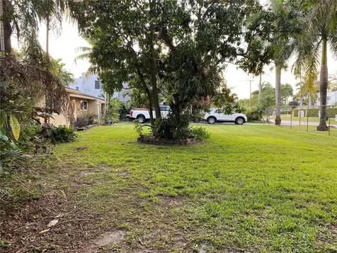 160 NW 158th Street Miami FL 33169