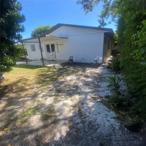 7435 SW 34th Terrace Miami FL 33155