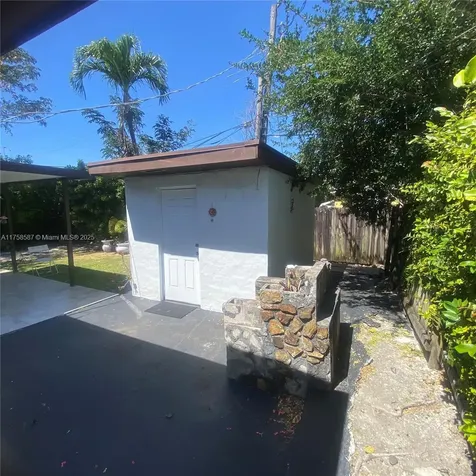 7435 SW 34th Terrace Miami FL 33155