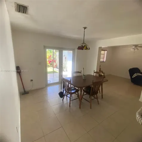 7435 SW 34th Terrace Miami FL 33155