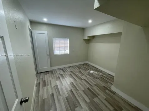 4896 SW 28th Terrace Dania Beach FL 33312