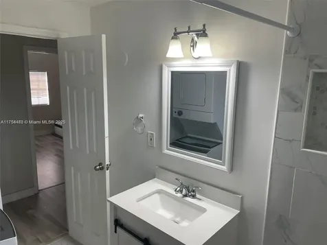 4896 SW 28th Terrace Dania Beach FL 33312