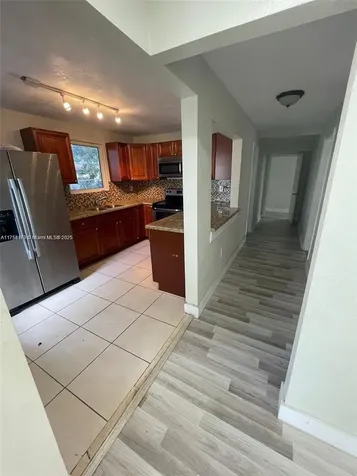 4896 SW 28th Terrace Dania Beach FL 33312