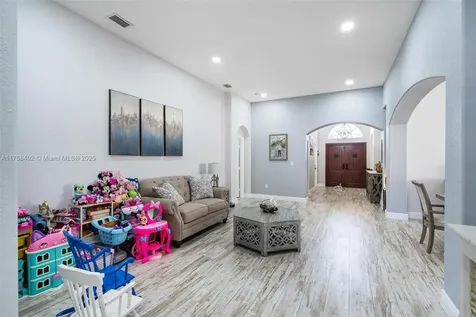 4041 SW 154th Court Miami FL 33185