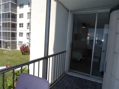 3000 Marcos Drive Aventura FL 33160