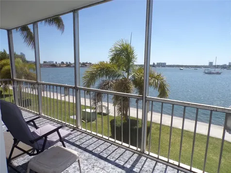 3000 Marcos Drive Aventura FL 33160