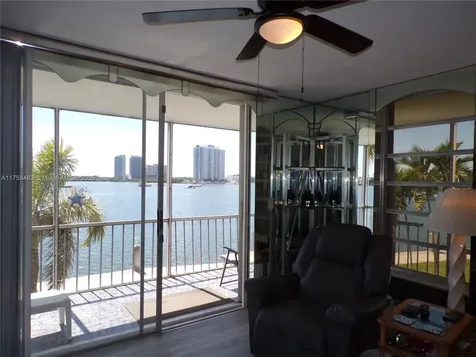 3000 Marcos Drive Aventura FL 33160