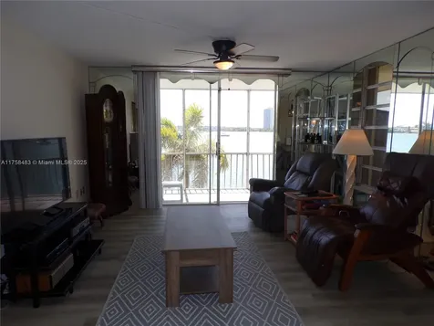 3000 Marcos Drive Aventura FL 33160