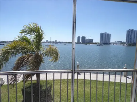 3000 Marcos Drive Aventura FL 33160
