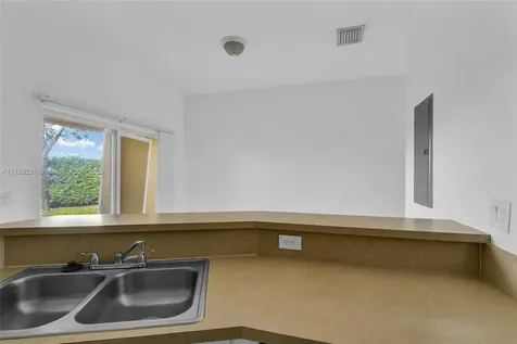 804 N Santa Catalina Circle North Lauderdale FL 33068