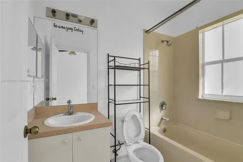 804 N Santa Catalina Circle North Lauderdale FL 33068