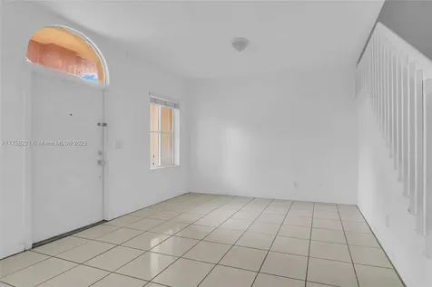 804 N Santa Catalina Circle North Lauderdale FL 33068
