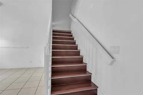804 N Santa Catalina Circle North Lauderdale FL 33068