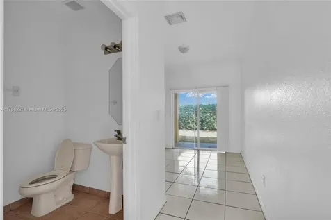 804 N Santa Catalina Circle North Lauderdale FL 33068