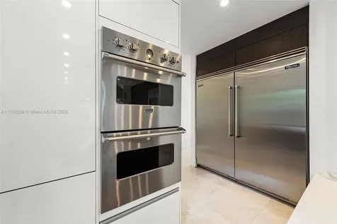 7233 Los Pinos Boulevard Coral Gables FL 33143
