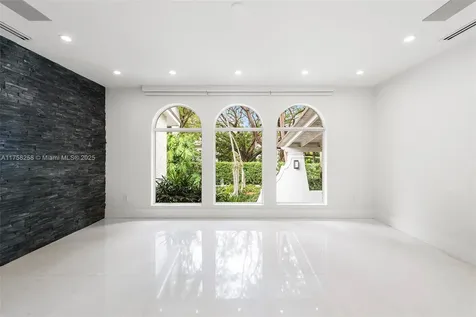 7233 Los Pinos Boulevard Coral Gables FL 33143