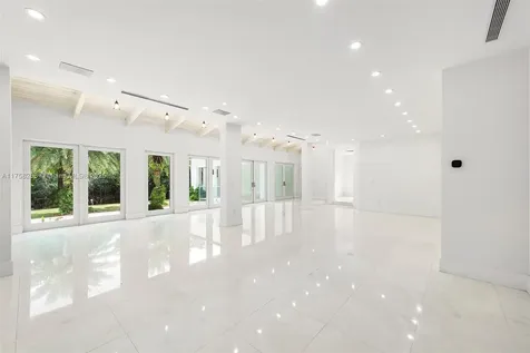 7233 Los Pinos Boulevard Coral Gables FL 33143