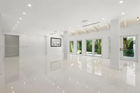 7233 Los Pinos Boulevard Coral Gables FL 33143