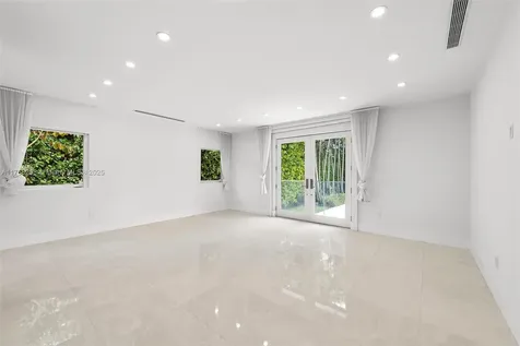 7233 Los Pinos Boulevard Coral Gables FL 33143