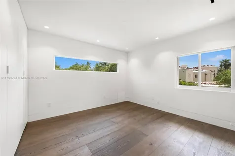 7233 Los Pinos Boulevard Coral Gables FL 33143