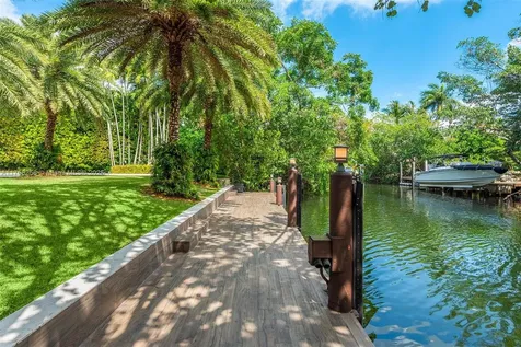 7233 Los Pinos Boulevard Coral Gables FL 33143