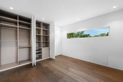 7233 Los Pinos Boulevard Coral Gables FL 33143