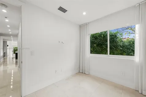 7233 Los Pinos Boulevard Coral Gables FL 33143