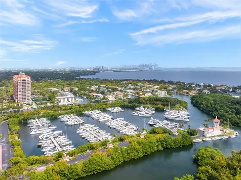 7233 Los Pinos Boulevard Coral Gables FL 33143