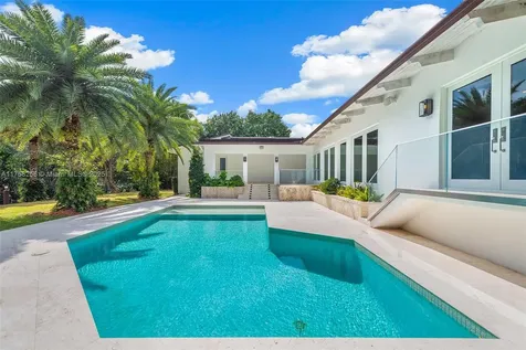 7233 Los Pinos Boulevard Coral Gables FL 33143