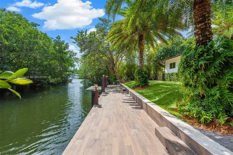 7233 Los Pinos Boulevard Coral Gables FL 33143