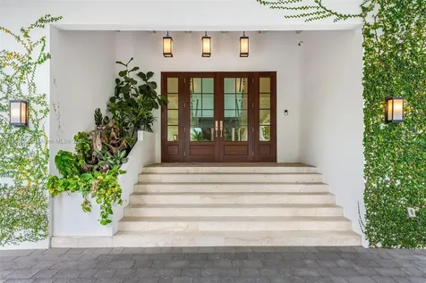 7233 Los Pinos Boulevard Coral Gables FL 33143