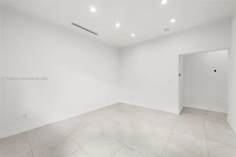 7233 Los Pinos Boulevard Coral Gables FL 33143