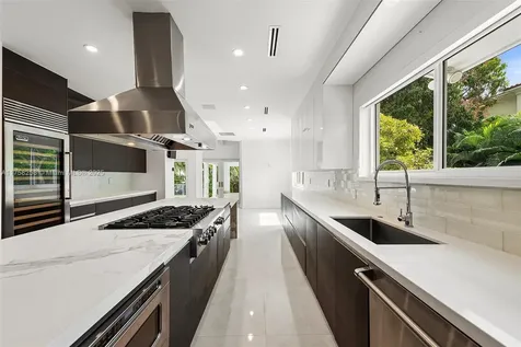 7233 Los Pinos Boulevard Coral Gables FL 33143
