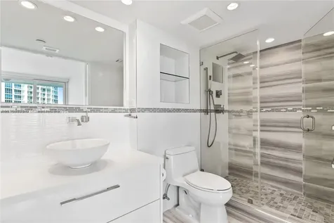 400 S Pointe Drive Miami Beach FL 33139