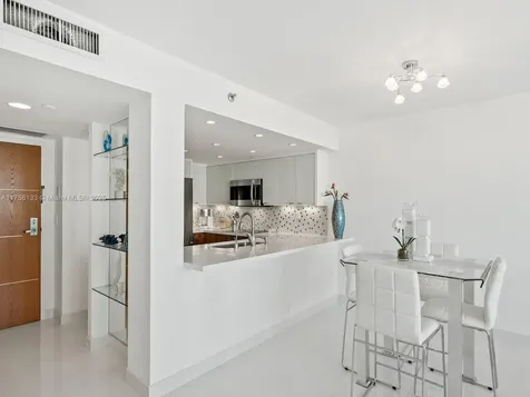 400 S Pointe Drive Miami Beach FL 33139