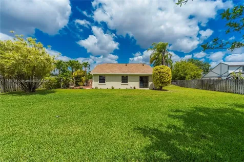 790 S Wind Circle Sunrise FL 33326