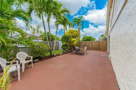 790 S Wind Circle Sunrise FL 33326