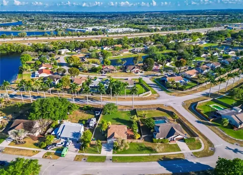 790 S Wind Circle Sunrise FL 33326