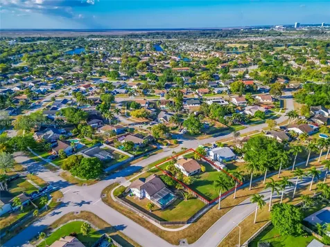 790 S Wind Circle Sunrise FL 33326