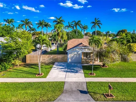 790 S Wind Circle Sunrise FL 33326