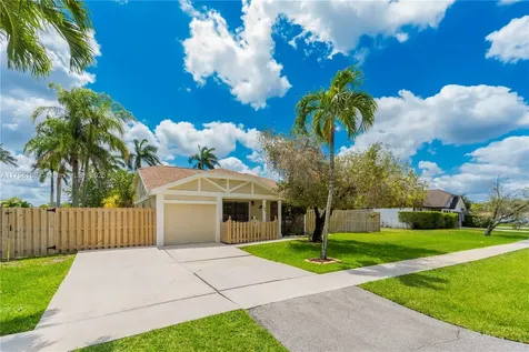 790 S Wind Circle Sunrise FL 33326