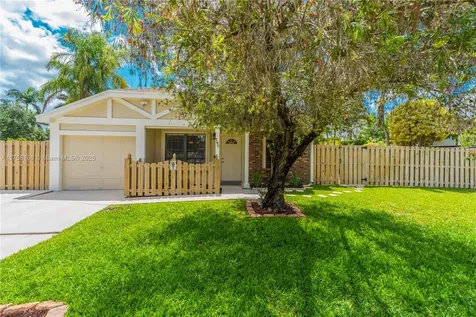 790 S Wind Circle Sunrise FL 33326