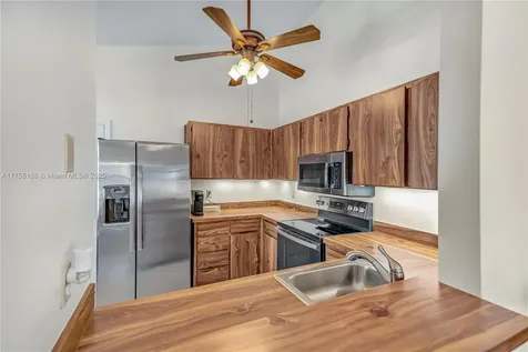 790 S Wind Circle Sunrise FL 33326