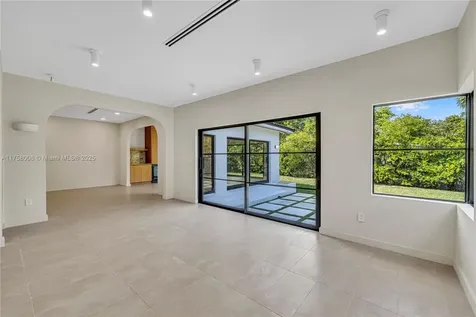 1323 Cleveland Road Miami Beach FL 33141