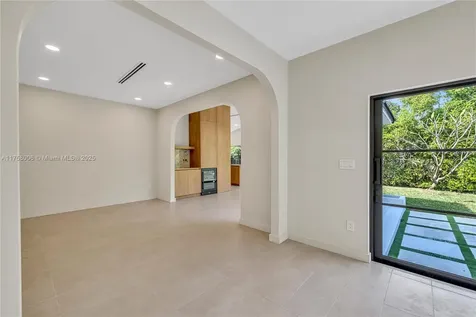 1323 Cleveland Road Miami Beach FL 33141